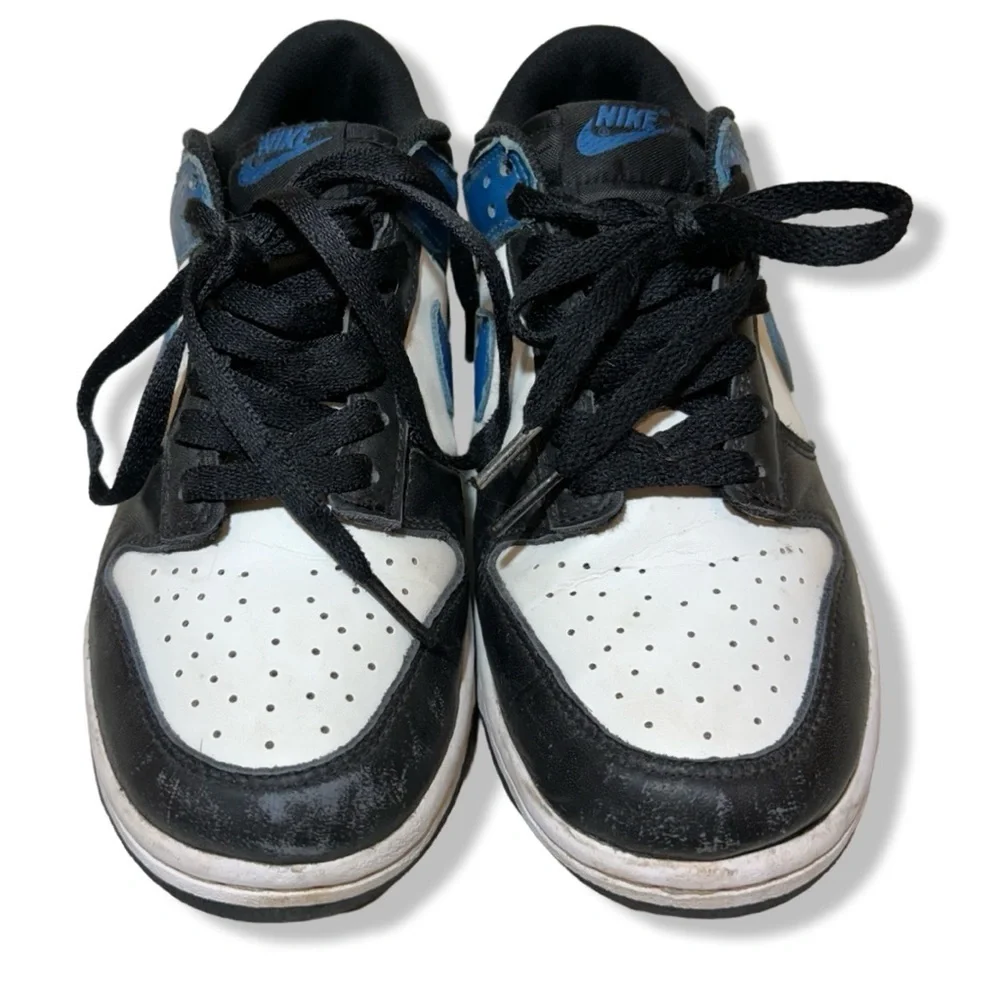 Nike Dunks - Picture 4 of 5